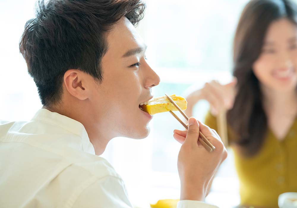 よく噛んで唾液の分泌を促進